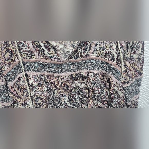 Paisley Print Women's Top Missing Clasp as shown In Pictures - Picture 6 of 8